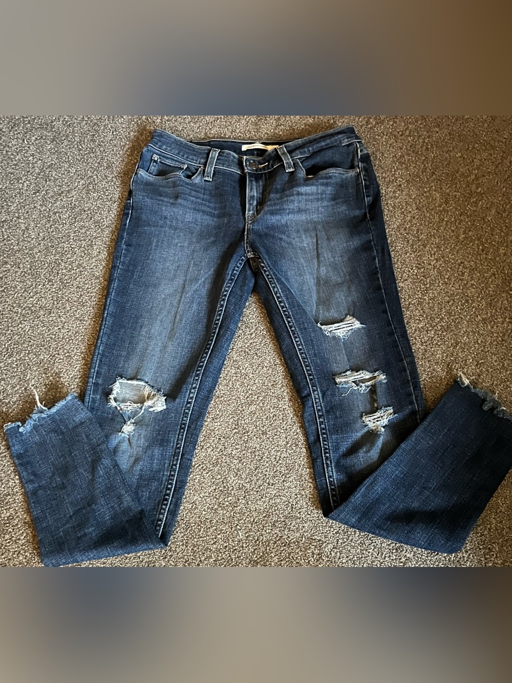 Dark Wash Distressed Women's Levi Jeans
